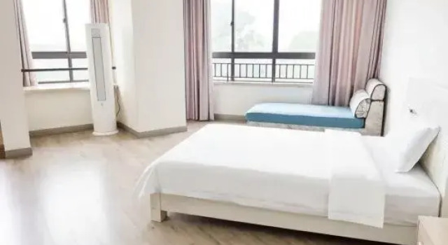 Люкс Hongyin Square Apartment Hotel