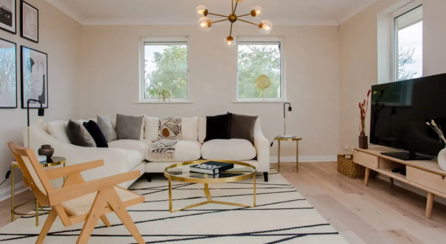 The Sparkford Gardens - Lovely 2BDR with Balcony
