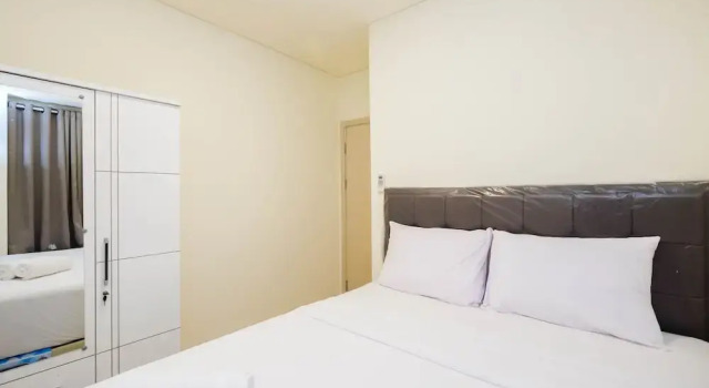 Homey and Cozy Living 1Br + Working Room at Meikarta Apartment