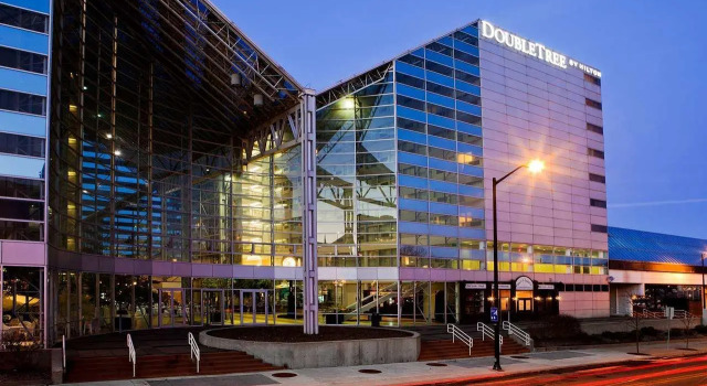 Номер Standard DoubleTree by Hilton Hotel South Bend
