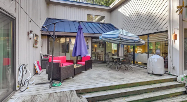 Коттедж 2 Mi to Beach: Hilton Head Home w/ Furnished Deck