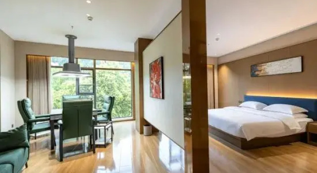 Люкс Xuan'en International Hotel (Xuan'en Gongxiu Cruise Wenlan Bridge Branch)