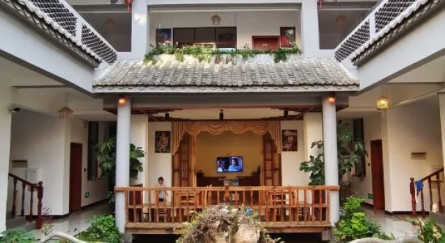 Puzhehei June Qinghe B & B, Rezerwuj Hotel Hotele w Qiubei z parkingiem, Parking