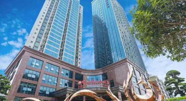 Langshan lnternational Hotel, Book Hotel Hoteller i Shaoyang County med pool, Swimmingpool