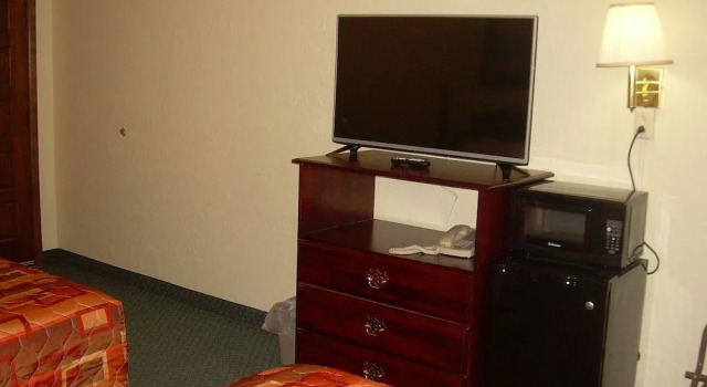 83 motel, Buchen Sie Motel Hotels in North Platte mit Parkplatz, Parkplätze