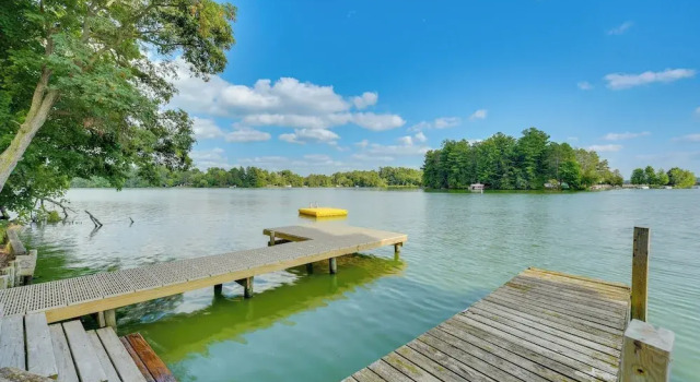 Lakefront Chetek Vacation Rental w/ Private Dock!, Reserva ahora Hotel Chetek 