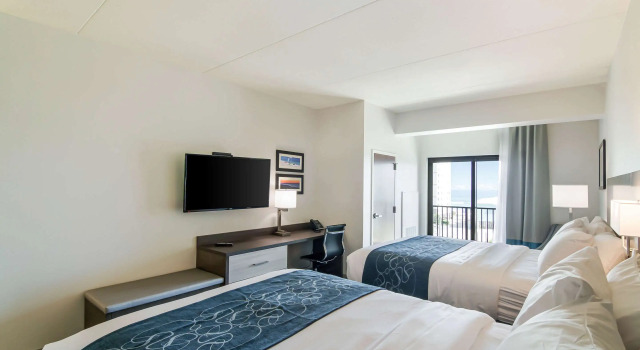 Четырёхместный номер Standard Comfort Inn & Suites Gulf Shores East Beach near Gulf State Park