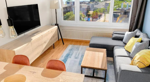 Апартаменты Lake View Business Apartment