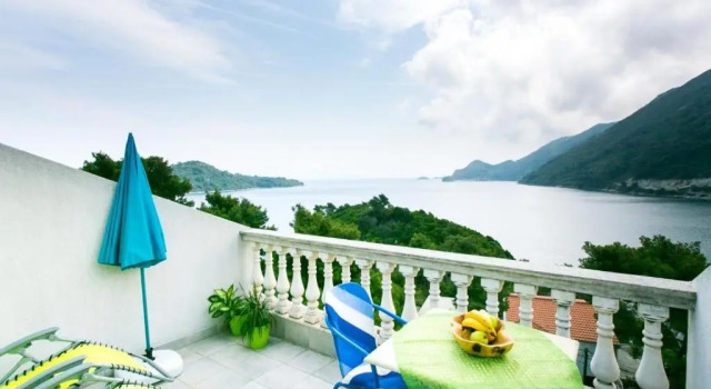 Апартаменты c 1 комнатой с балконом и с видом на море Apartments Laura - Mljet