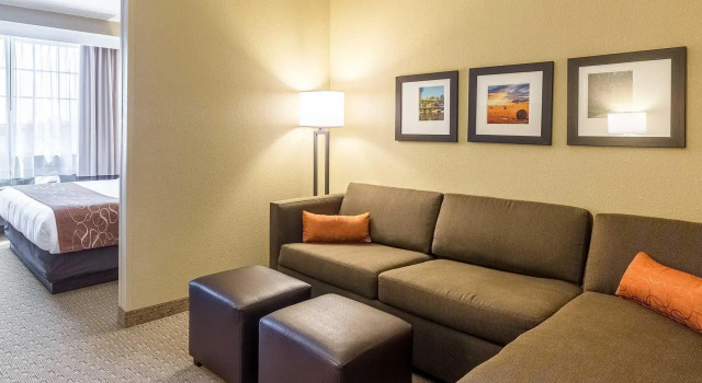 Люкс Comfort Suites Burlington