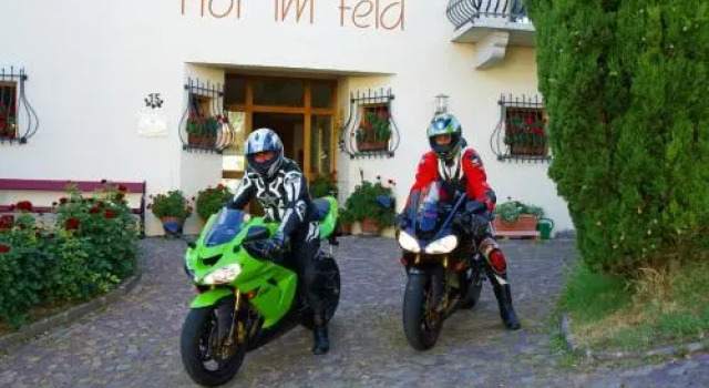 Pension Hof im Feld, Забронировать Отель Кортачча Oltradige - Bassa Atesina