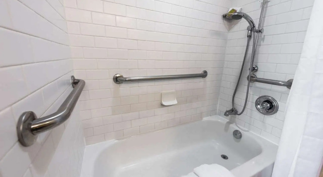 Номер Standard с видом на реку Hilton Baton Rouge Capitol Center