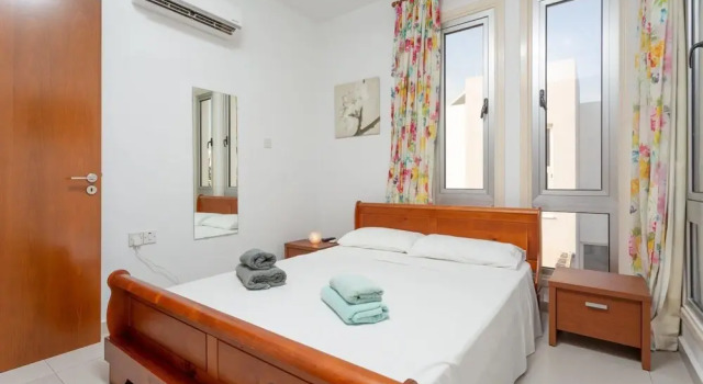 Colonian Villa in Perivolia, Book Villa Hotels in Larnaca Region with Parking, Parking