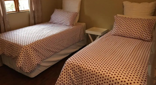 Двухместный номер Standard с балконом и с красивым видом из окна Klein Paradys Lodge - Polokwane