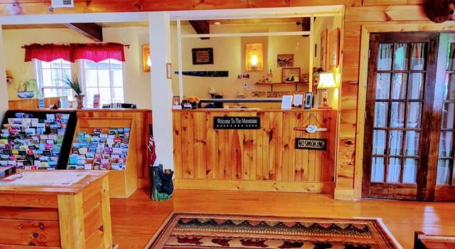 Smoky Falls Lodge, Забронировать Дом для отпуска Мегги-Вэлли Аппалачи, рядом с Maggie Valley Festival Grounds