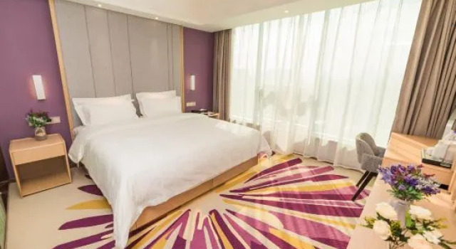 Кровать в общем номере (мужской номер) Lavande  Hotel (Binzhou Huanghe Eighth Road Aviation College Hotel)