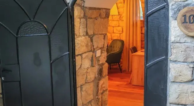 Pina Barosh, Book Bed and Breakfast Hoteller i North District Israel med parkering, Parkering