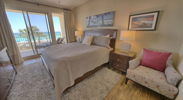 Astonishing Oceanfront Condo with Oversized Balcony to Enjoy Amazing Gulf View - Unit 0204 by RedAwning, Забронировать Отель Панама-Сити Панхэндл Флорида, рядом с Загородный клуб "Сигнал Хилл"