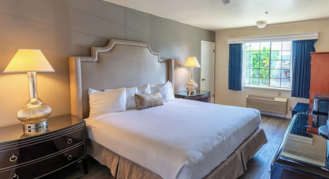 Номер Economy Sands Inn & Suites