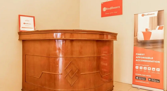 Surya Swalayan by RedDoorz, Rezerwuj Hotel Medan Sumatra