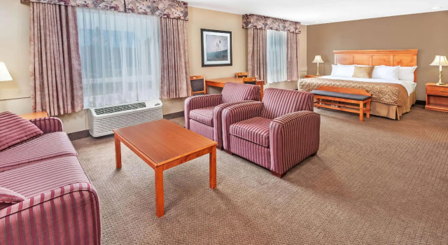 Двухместный люкс Executive Super 8 by Wyndham Edmonton South