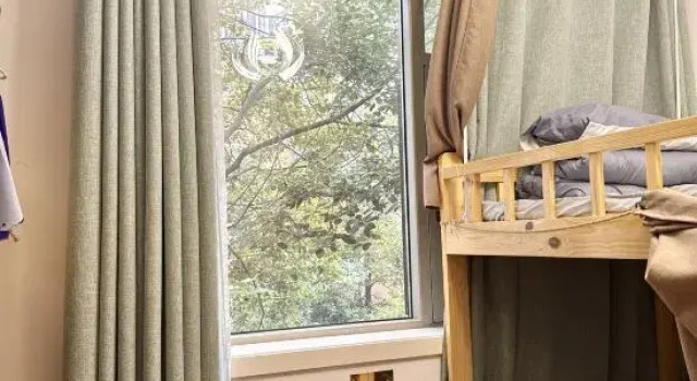 Кровать в общем номере (женский номер) с 4 комнатами Guyi Yifang Hostel (Anshun Gufu Street Store)