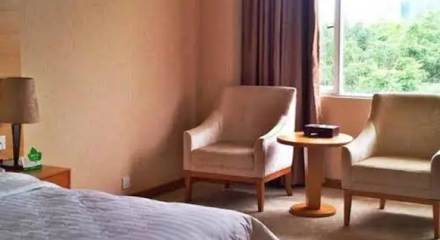 Shenzhen Huamao Aviation Hotel, Rezerwuj Hotel Hotele w Shenzhen z parkingiem, Parking
