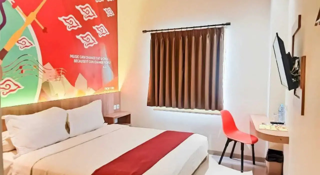 Front One Hotel Nganjuk, Book Hotel 3-stjernede hoteller i Nganjuk, 3*