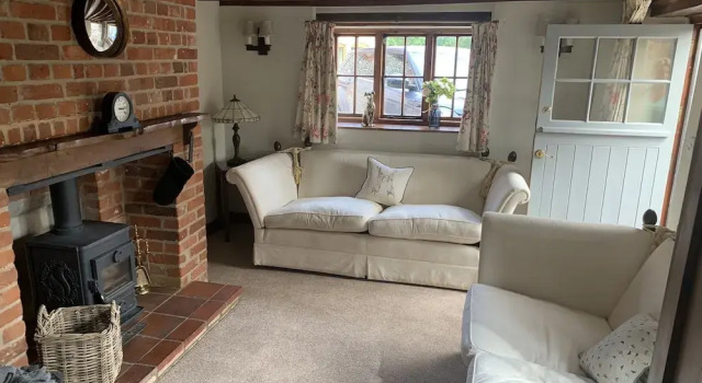 Cosy North Norfolk Cottage With Wood-Burner