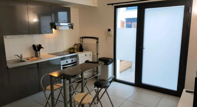 001 Duplex Jeanne d'Arc 001 - Matabiau, Забронировать Апартаменты/квартира Отели Тулузы с парковкой, рядом с Le Pont Neuf, Парковка