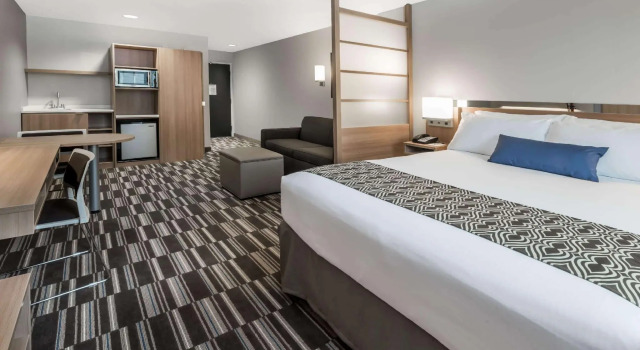 Номер Standard Microtel Inn & Suites by Wyndham Warsaw