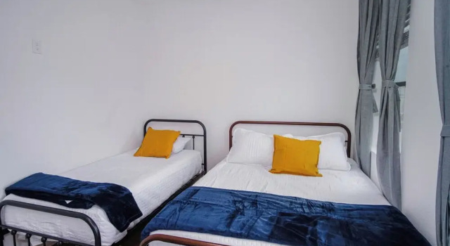 Апартаменты Amazing Indeed 3BR Only 5 Minutes From Downtown