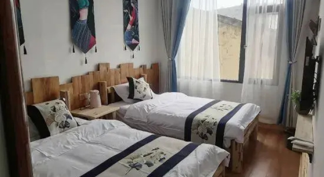 Fuxianhu Mingshe Chinese Inn, Prenota Hotel Hotel a Yunnan con parcheggio, Parcheggio