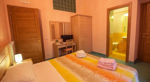 B&B al Centro Storico, Забронировать Отель «постель и завтрак» Отели Неаполя с завтраком, рядом с Кафедральный собор Неаполя, Завтраки
