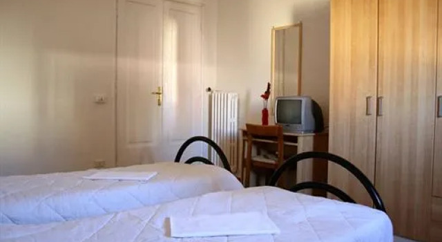 Art in Accommodation, Забронировать Отель Вокзал Термини , рядом с Мандзони — Музео делла Либерационе
