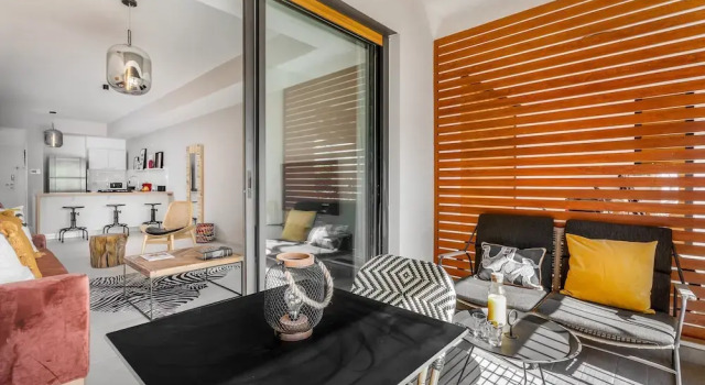 Апартаменты Luxury с балконом Stylish New 2BR Jaffa Near Setai Hotel