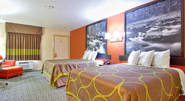 Четырёхместный номер Standard Super 8 by Wyndham Christiansburg