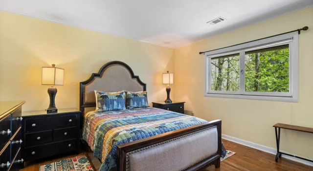 Cosby Mountain Lodge 4 Bedroom Home, Забронировать Дом для отпуска Отели Great Smoky Mountains National Park с парковкой, Парковка