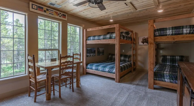 Uncle Chris' Cabin, Buchen Sie Ferienhaus Cottages in Idaho, Cottage