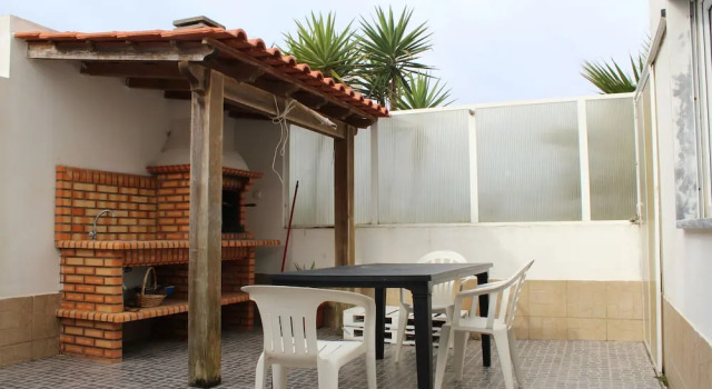 Surfway Guesthouse, Rezervovat Hotel Hotely v Oeste s parkováním, Parkování