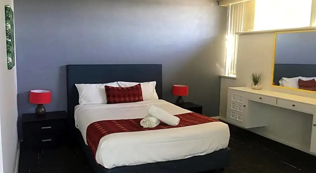 Номер Deluxe с балконом Parkdale Motor Inn