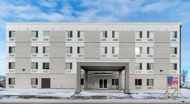 Studio 6-Bruderheim, AB, Prenota Hotel Hotel a Alberta con parcheggio, Parcheggio