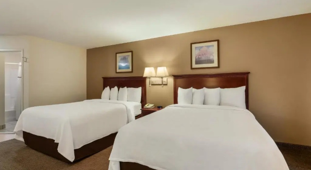 Четырёхместный люкс MainStay Suites Fitchburg - Madison