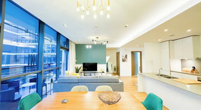 Aya - Impeccable 1BR Apartment with Balcony in City Walk