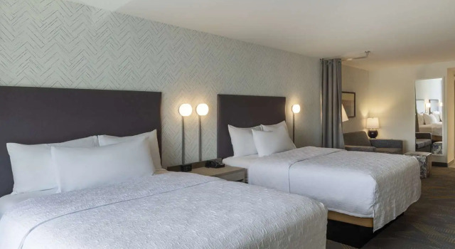 Четырёхместный люкс Home2 Suites By Hilton East Haven New Haven