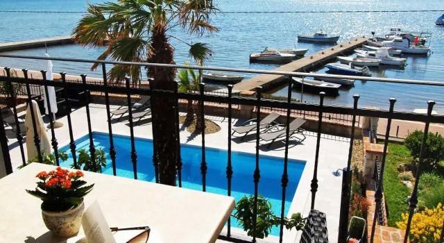 Excellent room in Barbat, Prenota Hotel Arbe 