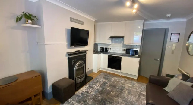 Апартаменты Deluxe EI8HT Brighton Guest Accommodation