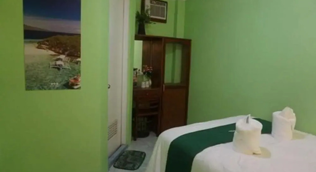 MWR Hotel by Cocotel, Book Hotel Oslob Cebu