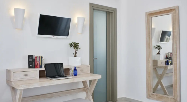 Номер Standard с балконом Aegean Plaza Hotel