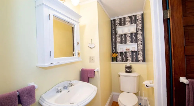 Двухместный люкс с балконом Garden Gate BnB